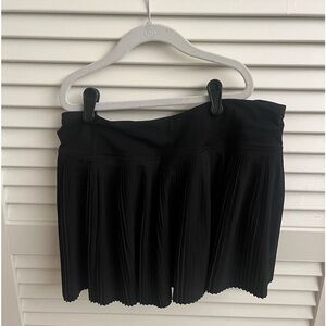 Black Lululemon Varsity High-Rise Pleated Tennis Skirt